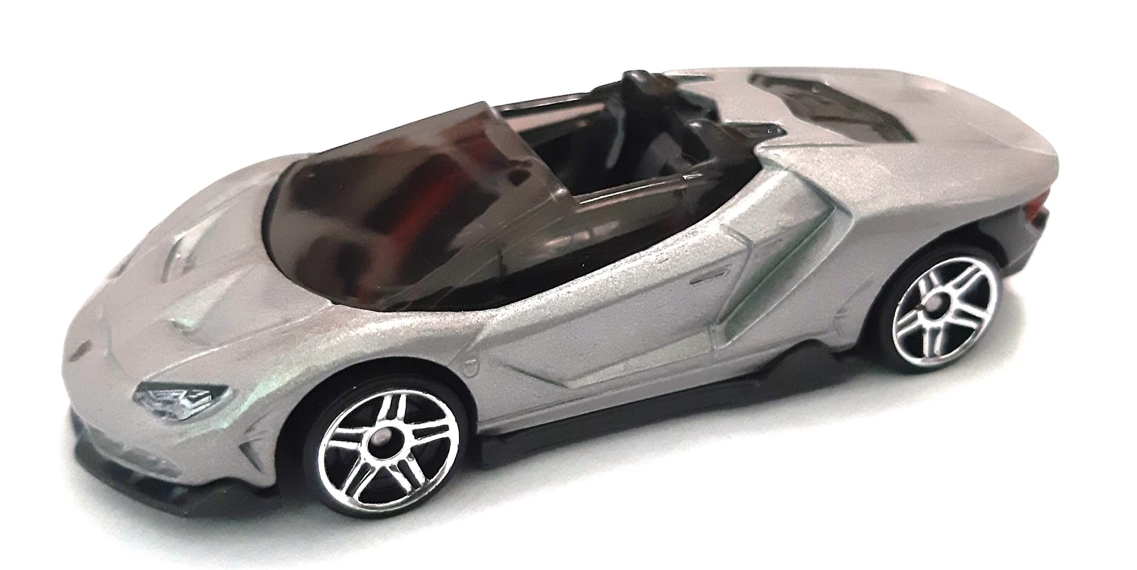 ’16 Lamborghini Centenario Roadster