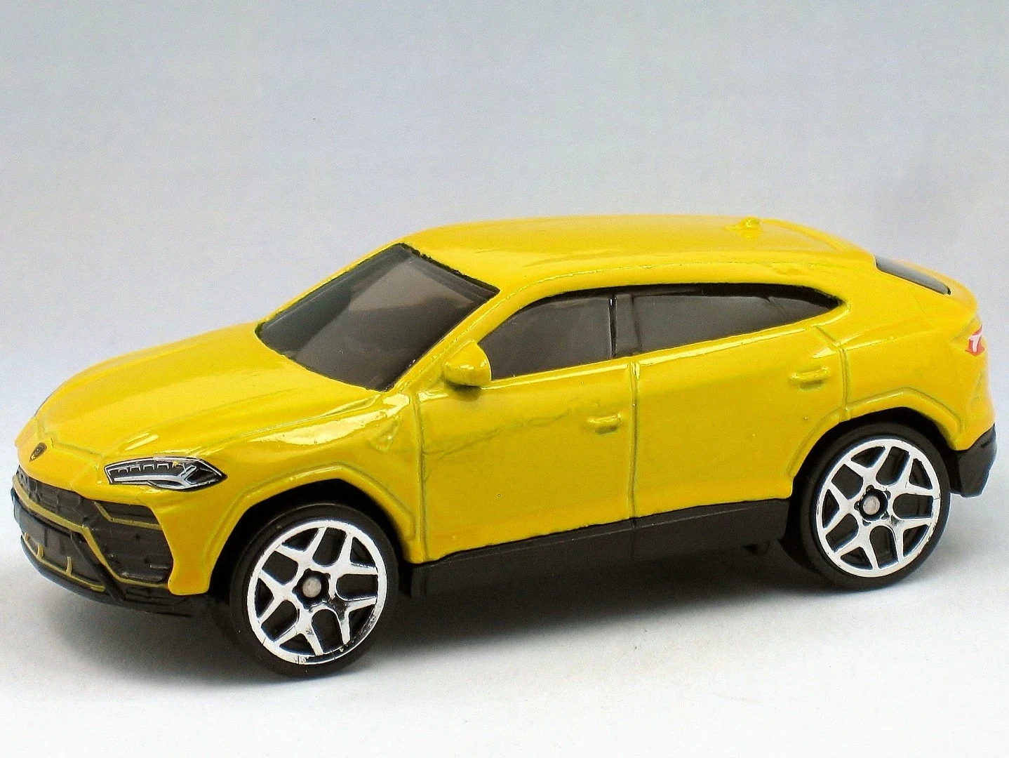 ’17 Lamborghini Urus