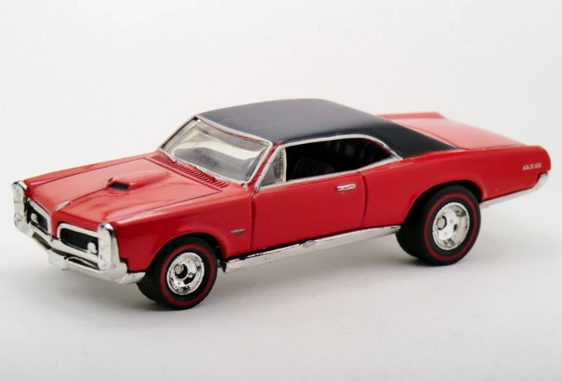 ’67 Pontiac GTO – 2000