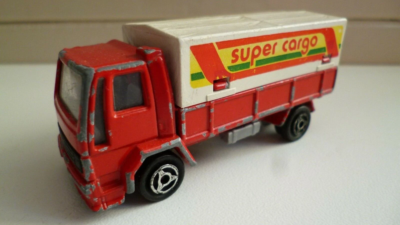 Ford Cargo Covered Truck – 1995