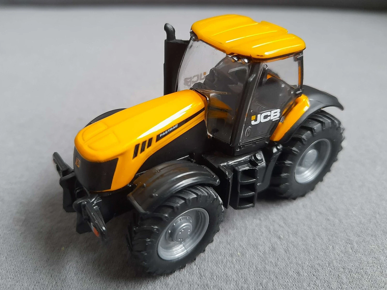 JCB 8250