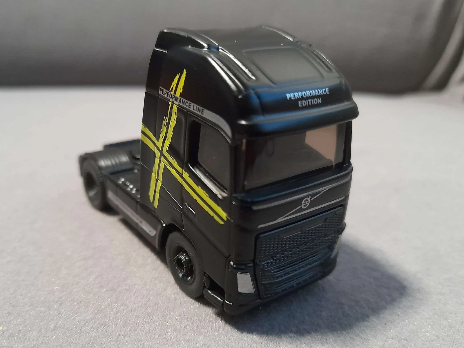 VOLVO FH16