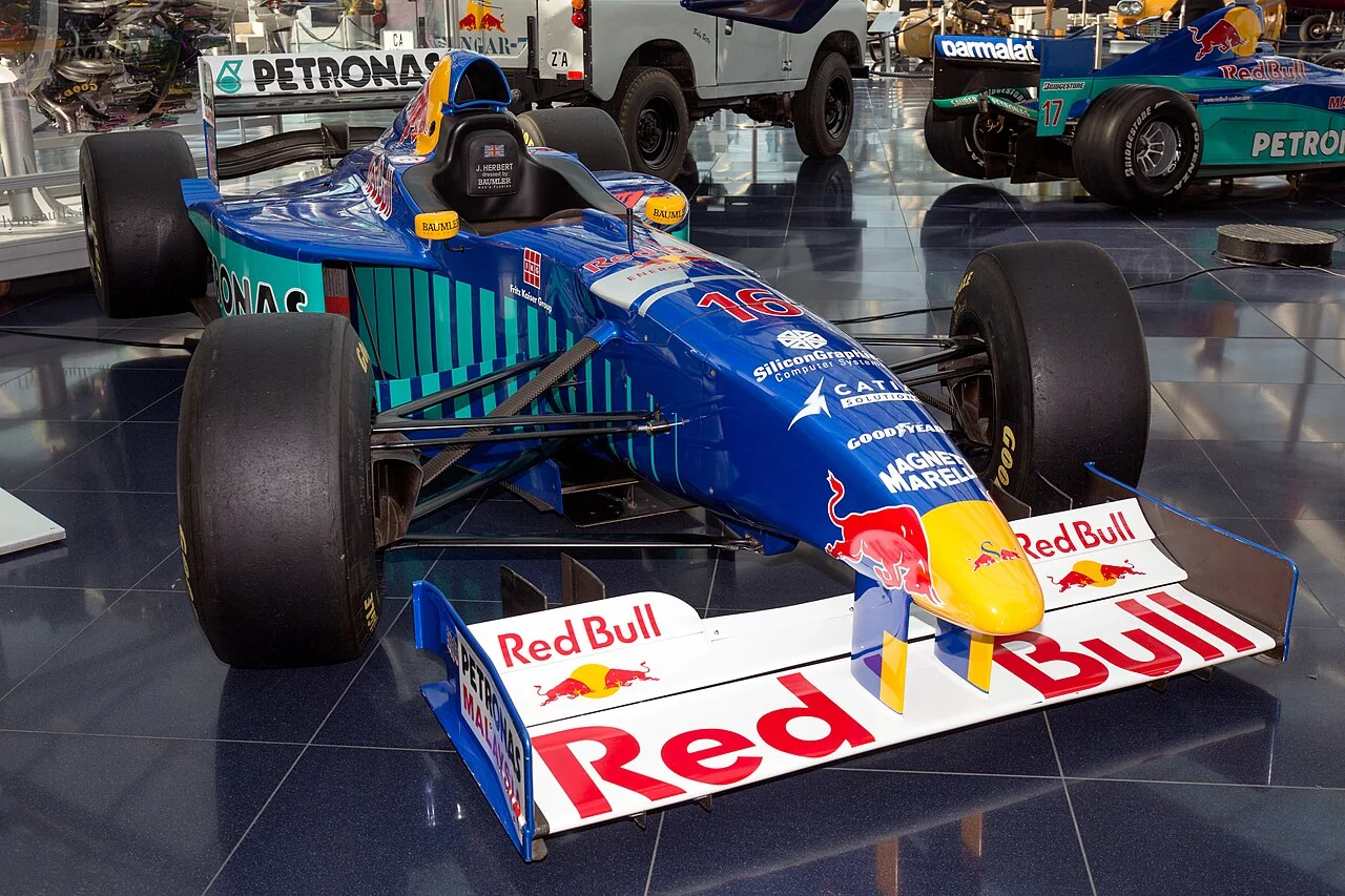 F1 C16 RED BULL PETRONAS N 17 SEASON 1997 N.LARINI