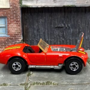 Loose Black Wall Hot Wheels 1982 - Classic Cobra- Red, Yellow and Black
