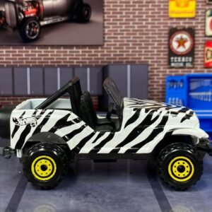 Loose Hot Wheels - Safari Jeep (1990) - White and Black Zebra