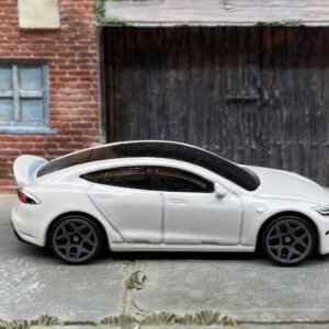 Hot Wheels Tesla Model S Plaid – White | Electric Super Sedan Casting History