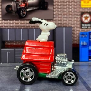 Loose Hot Wheels - Snoopy Peanuts - Red, Green and White