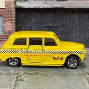 Loose Hot Wheels London Taxi – Yellow | Classic British Cab Casting