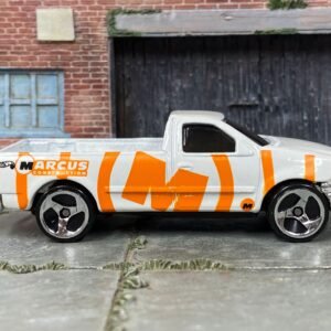 Loose Hot Wheels - 1997 Ford F150 Truck - White and Orange
