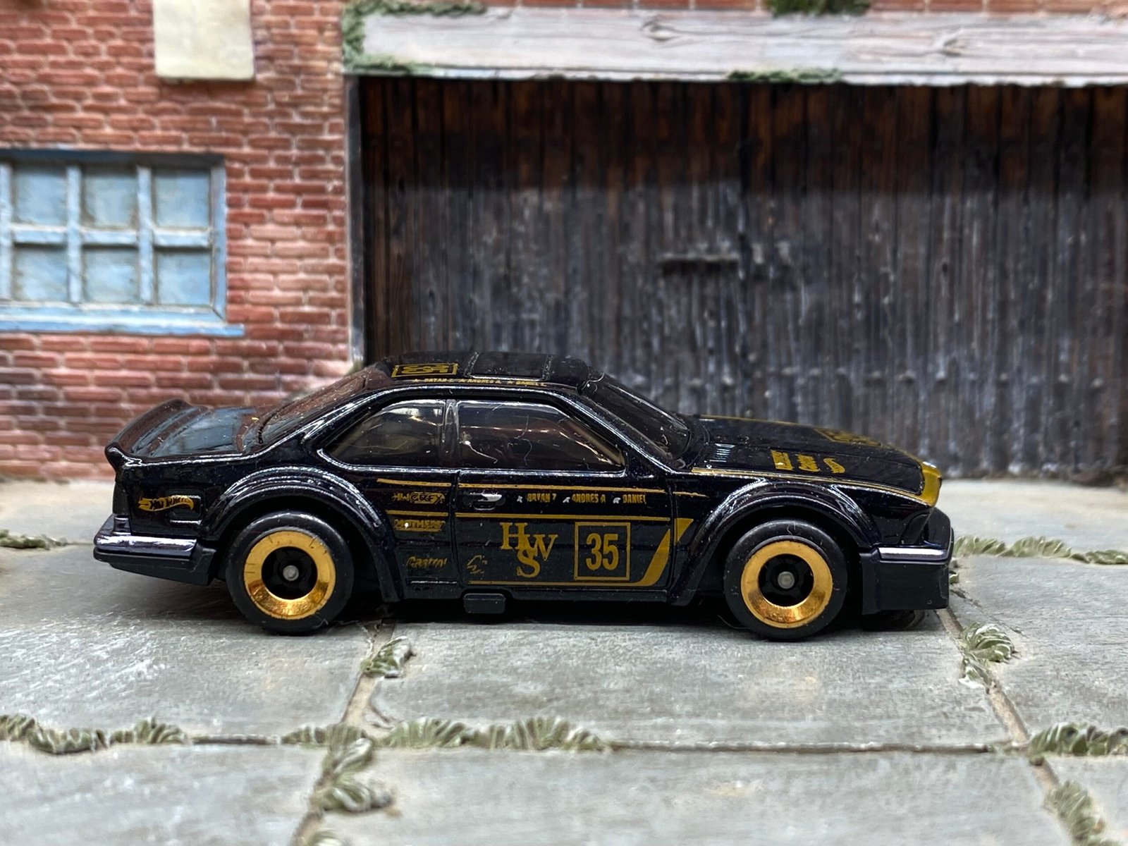 Loose Hot Wheels BMW 635 CSi – Black & Gold | Classic Euro GT Casting History
