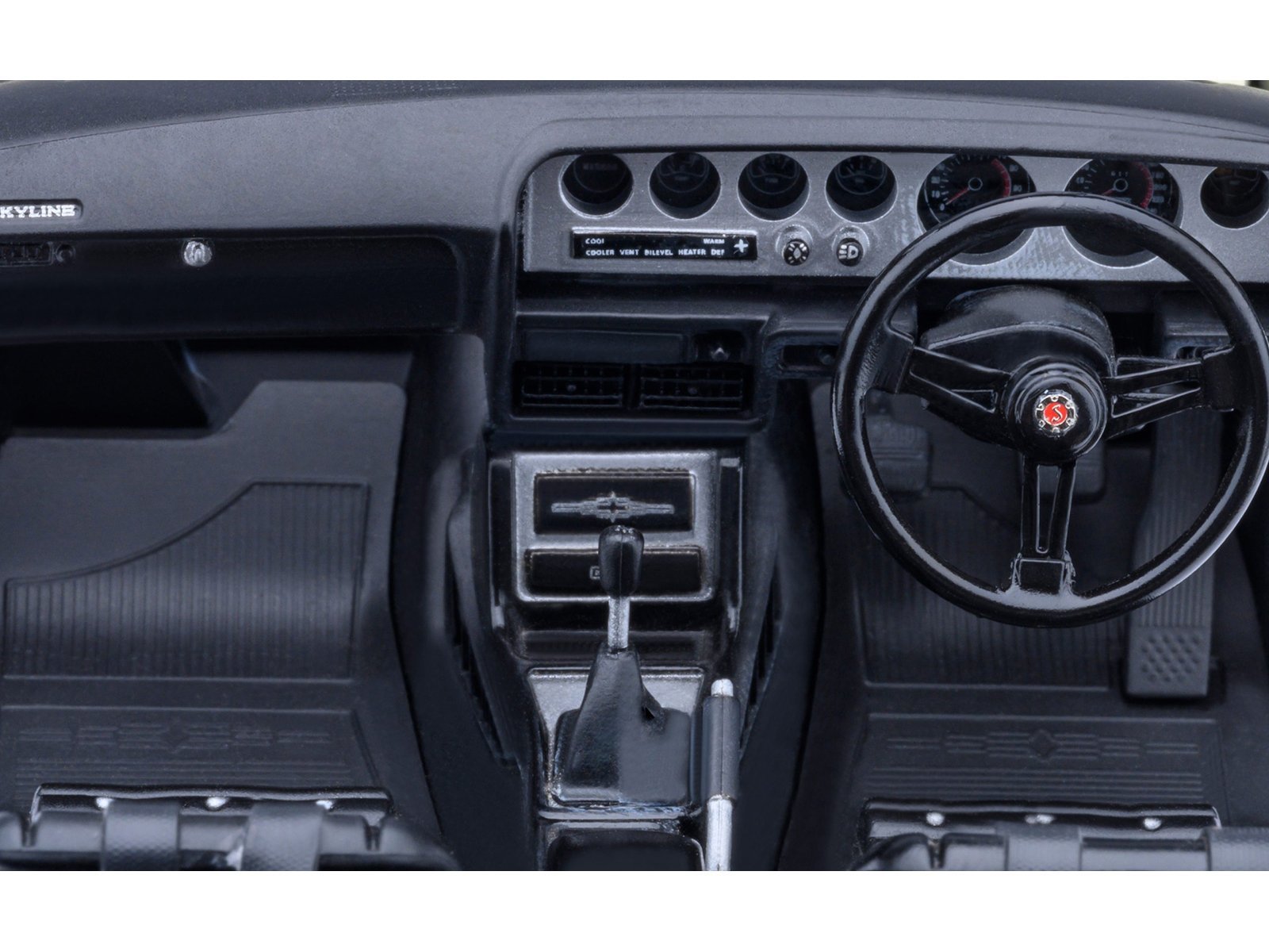Nissan Skyline 2000GT-R (KPGC110) Tuned Version RHD (Right Hand Drive) White 1/18 Model Car Autoart Diecast Model collector model product image