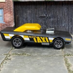 Loose Hot Wheels Small Bloc – Pinewood Derby Black & Yellow Taxi | Blocky Retro Casting