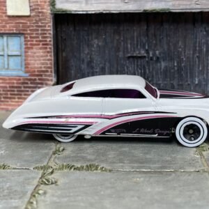 Loose Hot Wheels Pearl Passion – White, Pink & Black | Classic Hot Wheels Custom Cruiser Casting