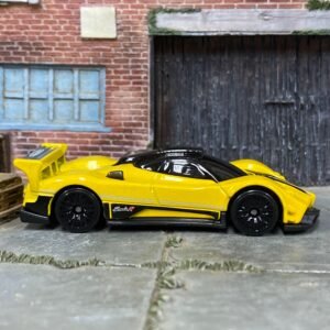 Loose Hot Wheels - Pagani Zonda R - Yellow