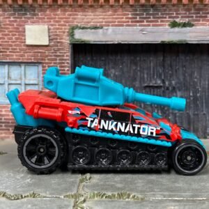 Loose Hot Wheels - Tanknator - Red and Blue