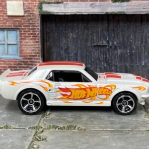 Loose Hot Wheels - 1967 Ford Mustang GT - White and Red Hot Wheels