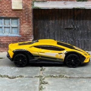 Hot Wheels Lamborghini Huracán Sterrato - Yellow & Black | Off-road Supercar Casting History