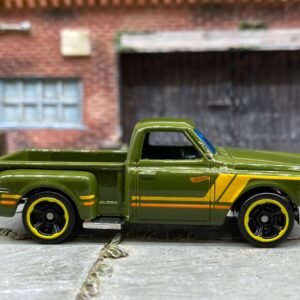 Loose Hot Wheels - 1969 Chevy Pick Up Truck - Green and Yellow