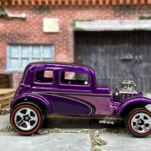 Loose Hot Wheels - 1932 Ford Vicky Hot Rod 35th Anniversary Redline Edition - Purple and Pink