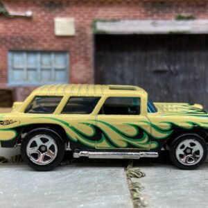 Loose Hot Wheels - 1955 Chevy Nomad - Cream and Green with Flames