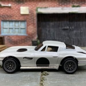 Loose Hot Wheels - 1964 Chevy Corvette Sting Ray - White and Black