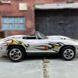 Loose Hot Wheels - 1965 Chevy Corvette - White with Flames