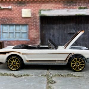 Loose Hot Wheels - 1965 Ford Mustang Convertible - White, Black and Gold