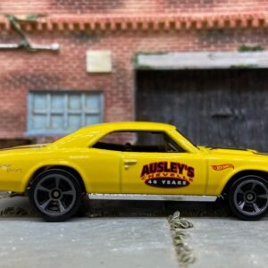Loose Hot Wheels - 1967 Chevy Chevelle SS - Yellow and Black Ausley's Livery