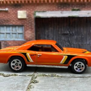 Loose Hot Wheels - 1967 Chevy Chevelle SS - Orange, Yellow and Black
