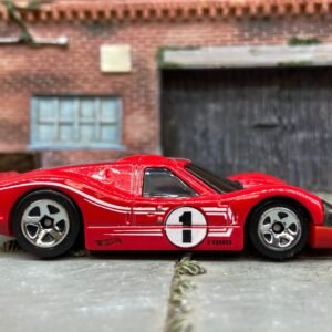 Loose Hot Wheels - 1967 Ford GT40 MK.IV Race Car - Red and White #1