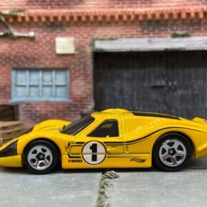 Loose Hot Wheels - 1967 Ford GT40 MK.IV Race Car - Yellow and Black #1