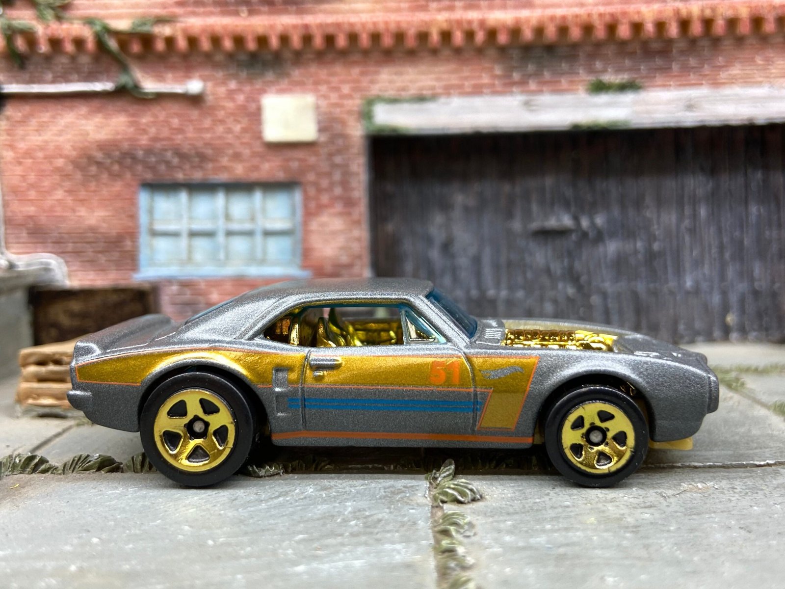 Loose Hot Wheels - 1967 Pontiac Firebird - 51st ANN Satin Gray and Gold Livery