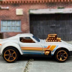 Loose Hot Wheels 1968 Chevy Corvette Gas Monkey Garage 52nd Anniversary Dressed in Pearl White and Gold