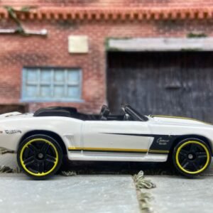Loose Hot Wheels - 1969 Chevy Camaro Convertible - White and Black