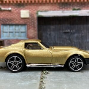 Loose Hot Wheels - 1969 Chevy Corvette COPO - Gold and Black
