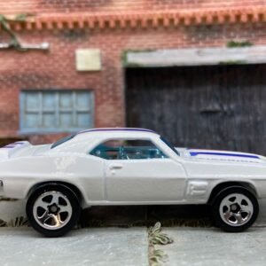 Loose Hot Wheels - 1969 Pontiac Firebird T/A - White and Blue - Chrome Interior