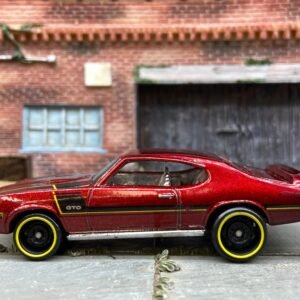 Loose Hot Wheels - 1969 Pontiac GTO - Dark Red, Black and Yellow