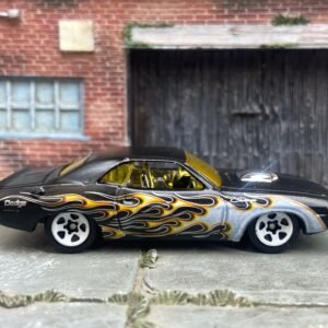 Loose Hot Wheels: 1970 Dodge Challenger - Stain Black With Flames