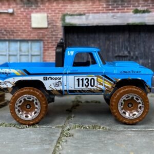 Loose Hot Wheels - 1970 Dodge Power Wagon 4X4 - Blue and White