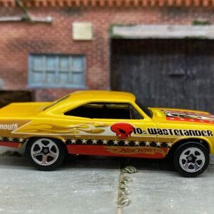Loose Hot Wheels - 1970 Plymouth Roadrunner - Yellow, Red and Black Wastelander Livery