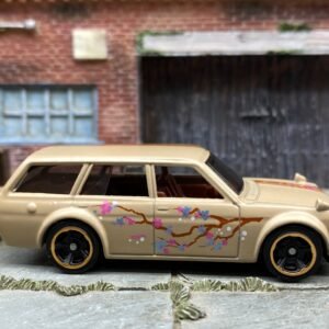 Loose Hot Wheels - 1971 Datsun 510 Wagon - Brown with Flowers