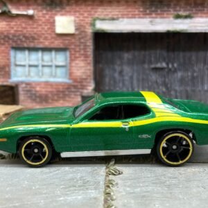 Loose Hot Wheels 1971 Plymouth GTX Dressed in Green and Yellow