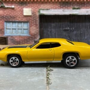 Loose Hot Wheels - 1971 Plymouth GTX - Yellow and Black