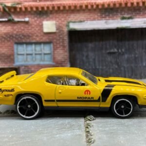 Loose Hot Wheels - 1971 Plymouth Roadrunner - Yellow and Black