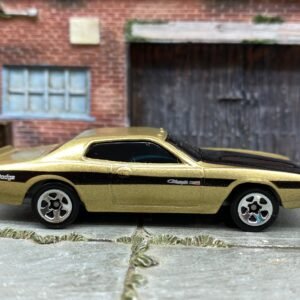 Loose Hot Wheels - 1974 Dodge Charger - Gold and Black