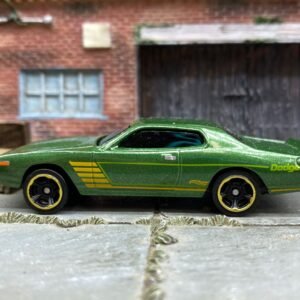 Loose Hot Wheels - 1974 Dodge Charger - Green and Yellow