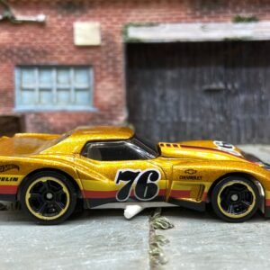 Loose Hot Wheels - 1976 Chevy Corvette Greenwood - Gold, Black and Red 76