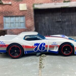 Loose Hot Wheels - 1976 Chevy Corvette Greenwood - White, Blue and Red 76