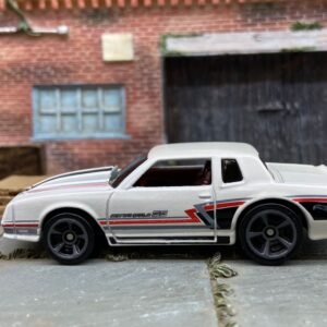 Loose Hot Wheels - 1986 Chevy Monte Carlo SS - White, Black, Red and Gray