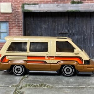 Loose Hot Wheels - 1986 Toyota Van - Brown and Tan
